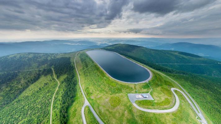 Třetí největší vodní elektrárna na světě má zelenou