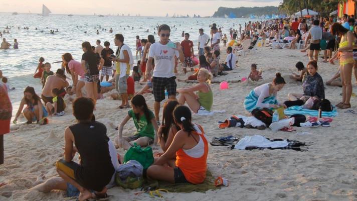 Jihovýchodní Asie uzavírá své ostrovní pláže, aby se zotavila z klimatických změn a z cestovního ruchu