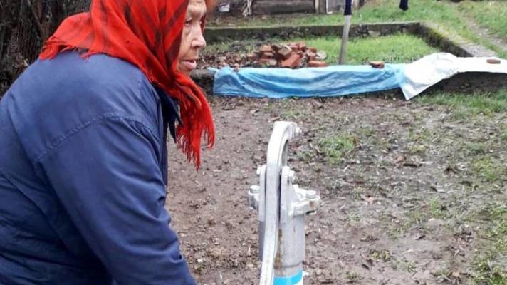 V Zakarpatí je až 7 tisíc lidí bez pitné vody, Češi pomůžou postavit studny