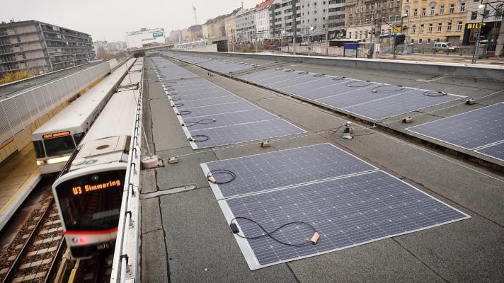 Premiéra: sluneční energie z fotovoltaických fólií pohání stanici vídeňského metra