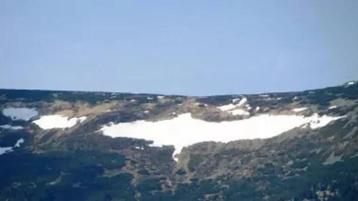 Na sněhovém poli Mapa republiky zůstává přes osm metrů sněhu
