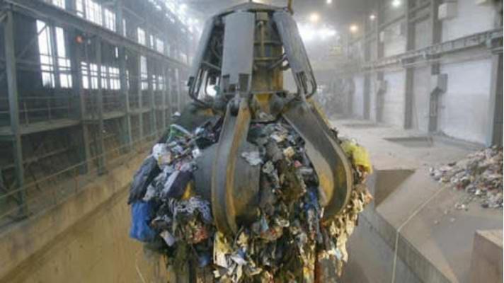 Spalovna v Malešicích loni vytřídila ze škváry 5442 tun železa