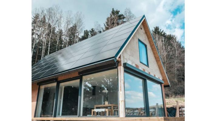 Budoucnost bydlení je v udržitelnosti  Saint-Gobain podporuje odvážné projekty, jako je Český soběstačný dům