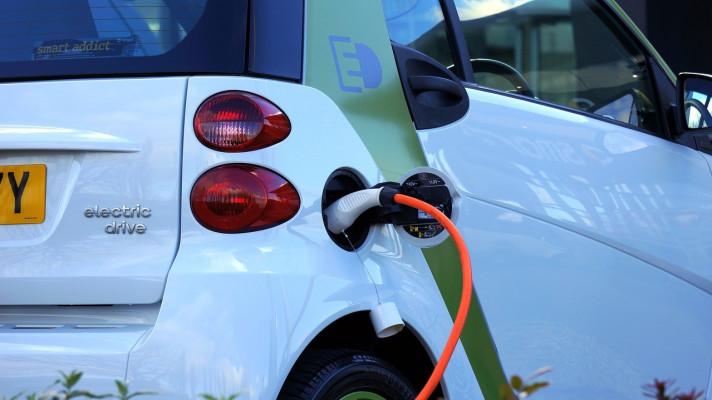 DPP vymění do konce letošního roku 20 aut za elektromobily