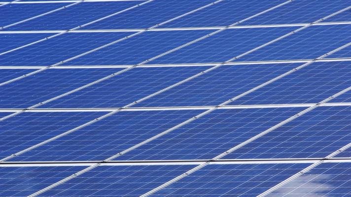 Plovoucí fotovoltaické elektrárny - řešení pro země s nedostatkem půdy
