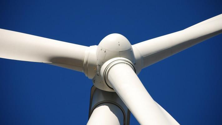 Z větru by do roku 2030 mohla být až pětina elektřiny