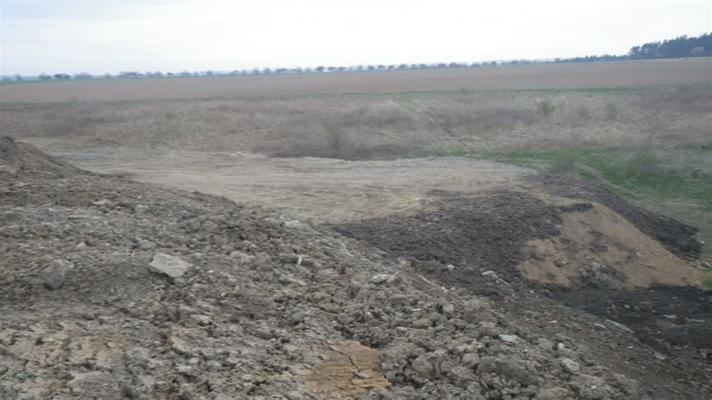 Inspektoři uložili pokutu 120 tisíc korun za nelegální navážení odpadů v Hradci nad Svitavou