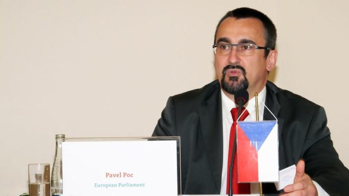 Přelomové rozhodnutí europoslanců: Glyfosát má během pěti let úplně zmizet z evropského trhu