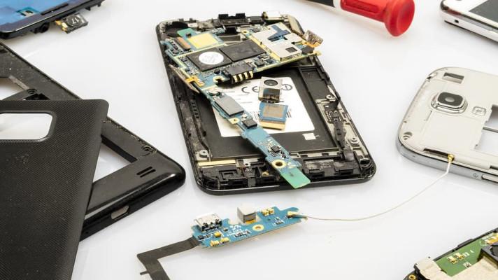 Elektrické vozy by mohly využívat kobalt ze starých mobilů