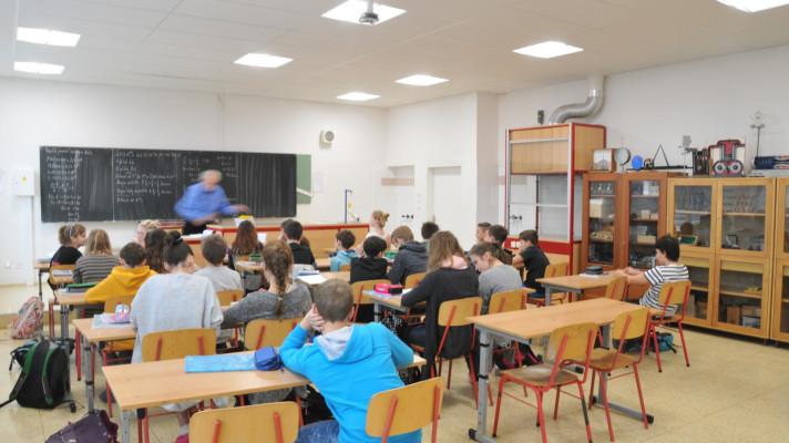 Akustika ve školách zásadně ovlivňuje vývoj a zdraví dětí a jejich schopnost vnímat nové informace