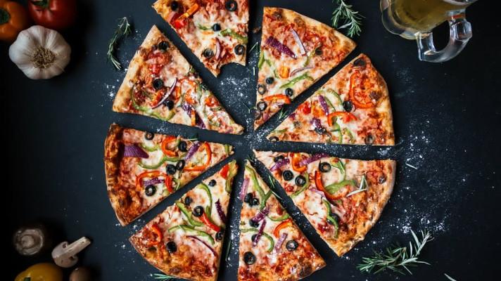 České restaurace musí vyhazovat neprodané jídlo, ačkoliv ho chtějí rozdat