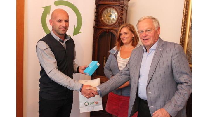 Jičínští v rámci akce Věnuj mobil nasbírali 106 telefonů