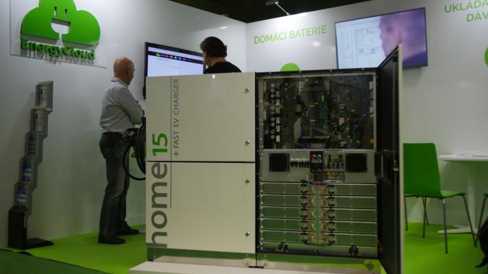 Důležitý krok k elektromobilitě: Česká firma EnergyCloud vyvinula domácí rychlonabíječku pro elektromobily, auto nabije za hodinu
