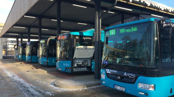 Trutnovská MHD má jako první v ČR autobusy pouze na alternativní pohon
