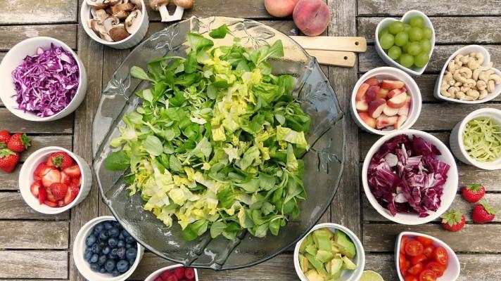 VEGETARIÁNSKÁ ZABIJAČKA - přijďte na benefiční oběd s netradičním menu a cimbálovou muzikou