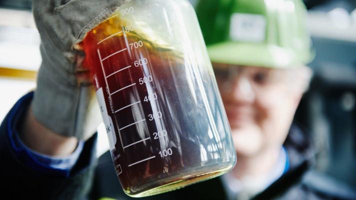OMV mění plastový odpad v ropu