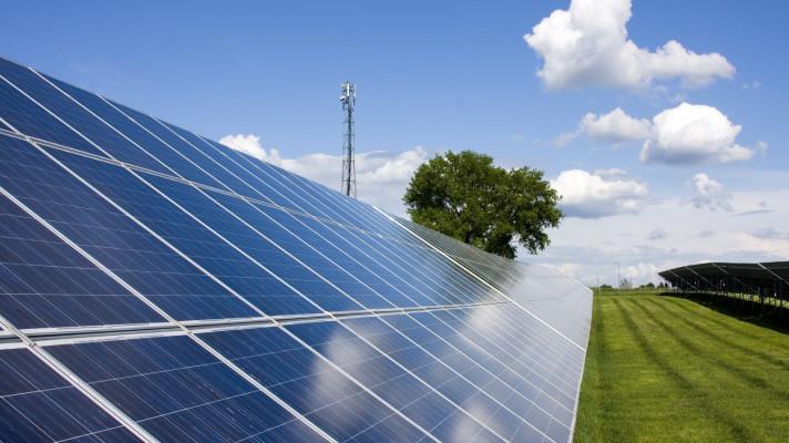 Sluneční elektrárny se po roce otevřou veřejnosti