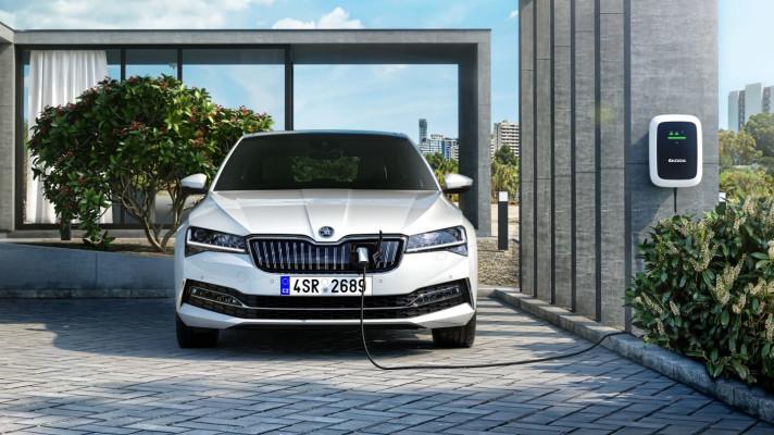 S modely SUPERB iV a CITIGOe iV vstupuje ŠKODA do éry elektromobility a představuje modernizovaný vůz SUPERB S modely SUPERB iV a CITIGOe iV vstupuje ŠKODA do éry elektromobility a představuje modernizovaný vůz SUPERB