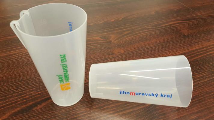 Jihomoravský kraj rozdělil mezi obce 10 000 vratných kelímků