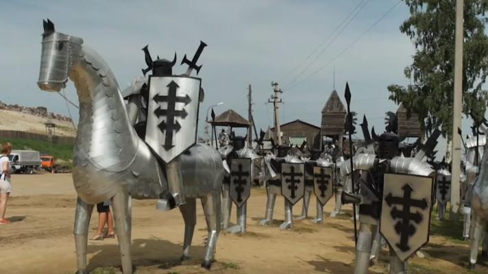 Incredible Russian Landfill Site Guarded by Medieval Knights and WW2 Tanks Becomes Hit With Tourists