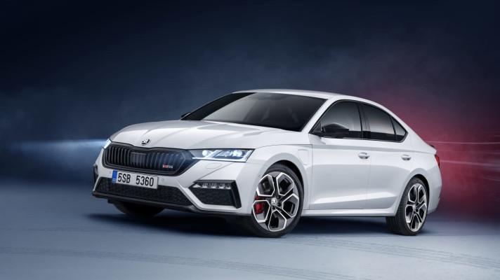 ŠKODA OCTAVIA RS iV spojuje sportovní charakter s ekologickým provozem