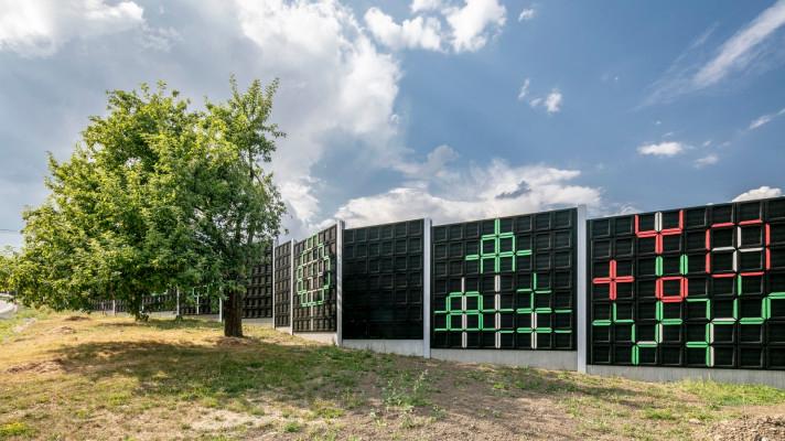 PŘES 183 000 PNEUMATIK LONI NESKONČILO NA SKLÁDCE ČI VE SPALOVNĚ. JSOU Z NICH UNIKÁNÍ PROTIHLUKOVÉ STĚNY