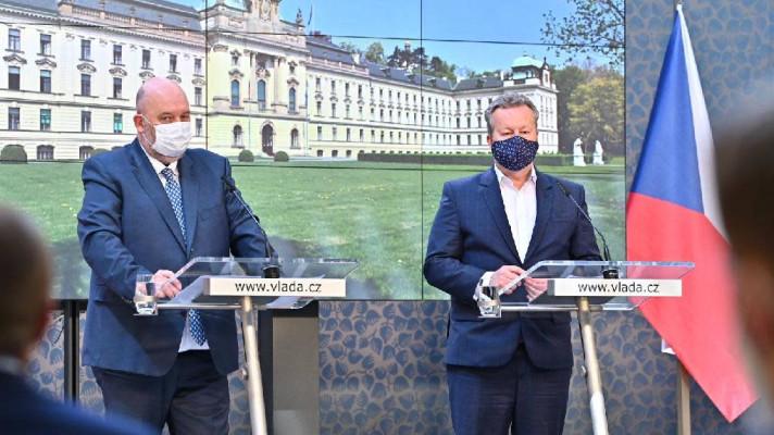 Odborníci i politici stvrdili nová opatření pro boj se suchem, klíčové je zadržovat vodu - v nádržích, půdě i v urbanizovaném prostředí