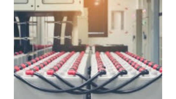 Impact of batteries on electricity security and renewable energy expansion in Germany