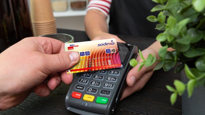 Sodexo jako první recykluje benefitní plastové karty