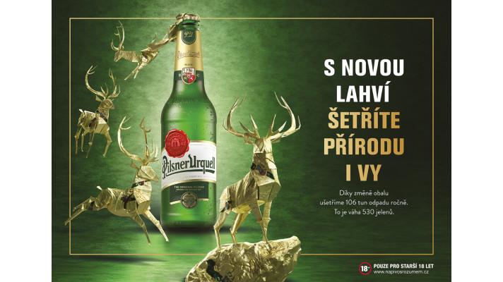 Ikonická lahev Pilsner Urquell se mění. Hliníkovou folii nahradí plně recyklovatelná zlatá etiketa