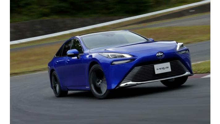 Toyta začala v Česku prodávat vodíkový vůz Mirai