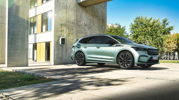 ŠKODA AUTO Česká republika zahajuje provoz služby POWERPASS pro jednoduché dobíjení elektrifikovaných vozů
