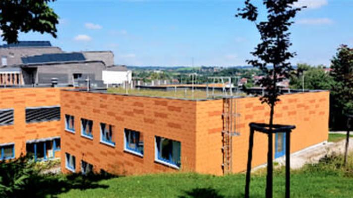 Kraj Vysočina, Nové Město na Moravě: Pasivní budova nemocnice se zelenou střechou