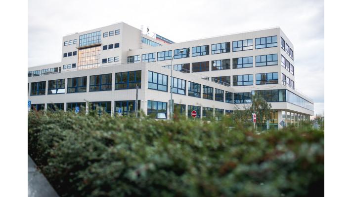 Banky tlačí na zelené stavebnictví, do roku 2025 by mohla být až polovina úvěrů zaměřená na udržitelné budovy