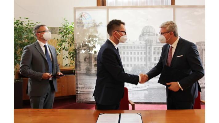 MPO uzavřelo dohodu o energetických úsporách s firmou Signify