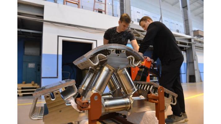 Do ITERu dorazil prototyp divertoru, klíčové součásti tokamaku