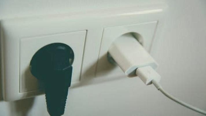 Poslanci souhlasí s návrhem omezující elektronický odpad