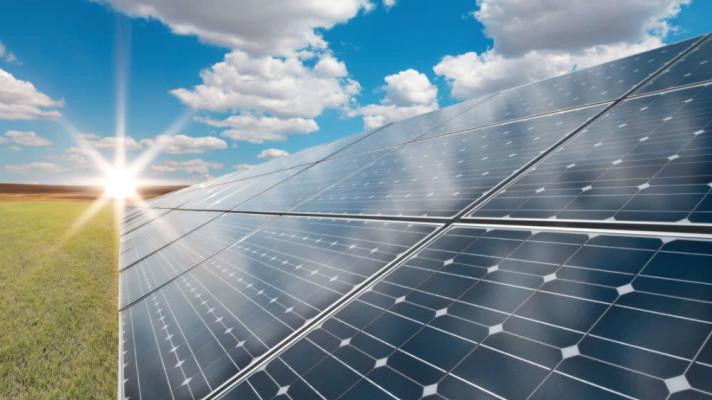 MŽP a MZe: Chceme podpořit agrovoltaiku jako cestu pro energetickou soběstačnost zemědělců. Vinice, chmelnice a sady bude možné osázet fotovoltaickými panely