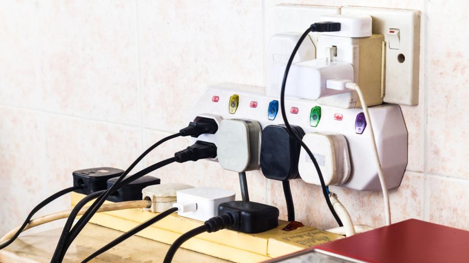 Europoslanci schválili sjednocení nabíječek pro telefony a mnohá další zařízení