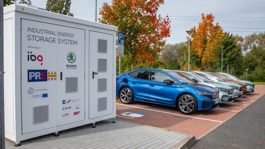 Pro dobíjení elektroaut se začaly využívat použité baterie elektrovozů