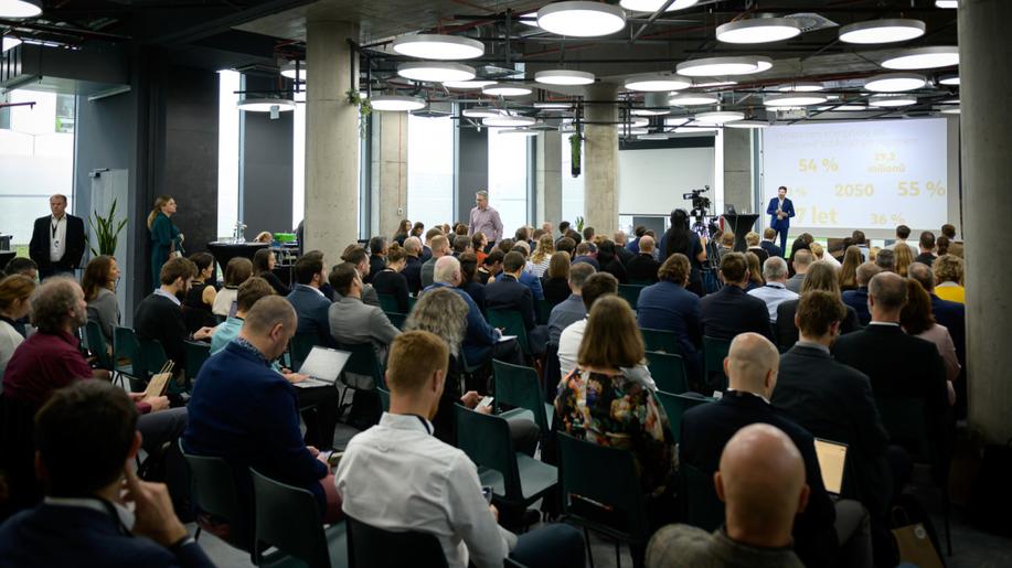 Česko je ve skluzu. Krizi může čelit důrazem na udržitelná řešení, shodli se experti