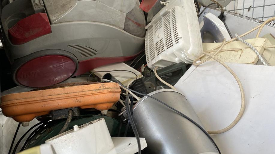 JAK MÍRNIT DOPADY ELEKTROODPADU A SPOLEČNĚ TAK PŘISPÍVAT K TRVALÉ UDRŽITELNOSTI