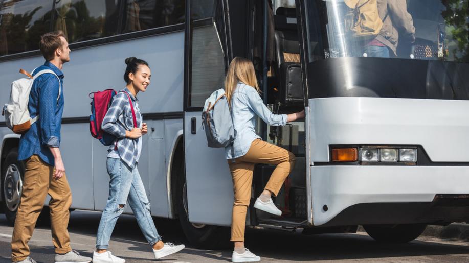 Po roce 2030 nové městské autobusy pouze s nulovými emisemi a nákladní automobily po roce 2040 s 90% snížením emisí