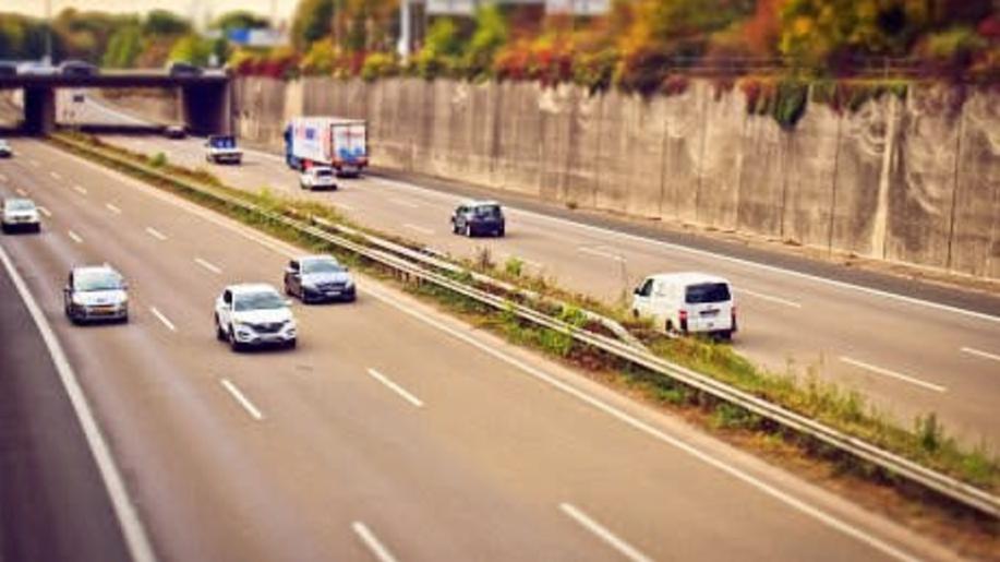 Rada přijala postoj k problematice emisí z osobních automobilů, dodávek, autobusů a nákladních vozidel