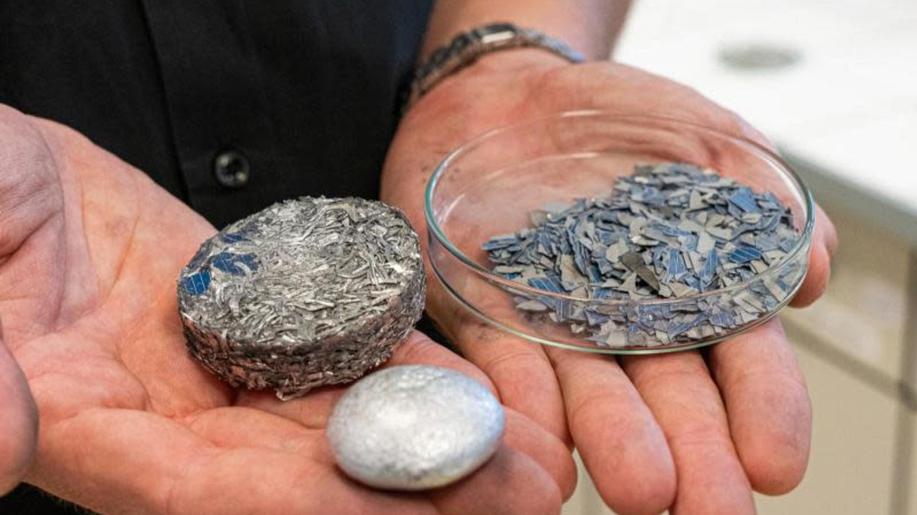 Recyklace solárních panelů? Zatím neexistuje. Řešení nabízí nová technologie z VUT
