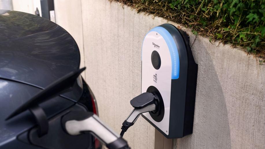Firemním flotilám dominují elektromobily značky Škoda. Většinou je dobíjejí na pomalých nabíječkách