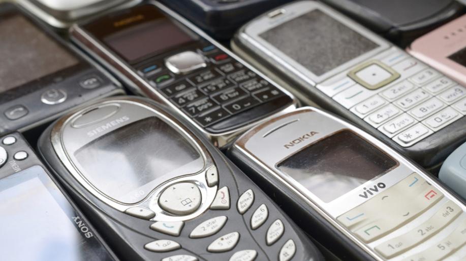 VÝSLEDKY SOUTĚŽE ODLOŽ MOBIL V KNIHOVNĚ! KRAJ VYSOČINA A JIHOČESKÝ KRAJ DOHROMADY VYSBÍRALI TÉMĚŘ 3 000 MOBILŮ, KTERÉ POPUTUJÍ K RECYKLACI!