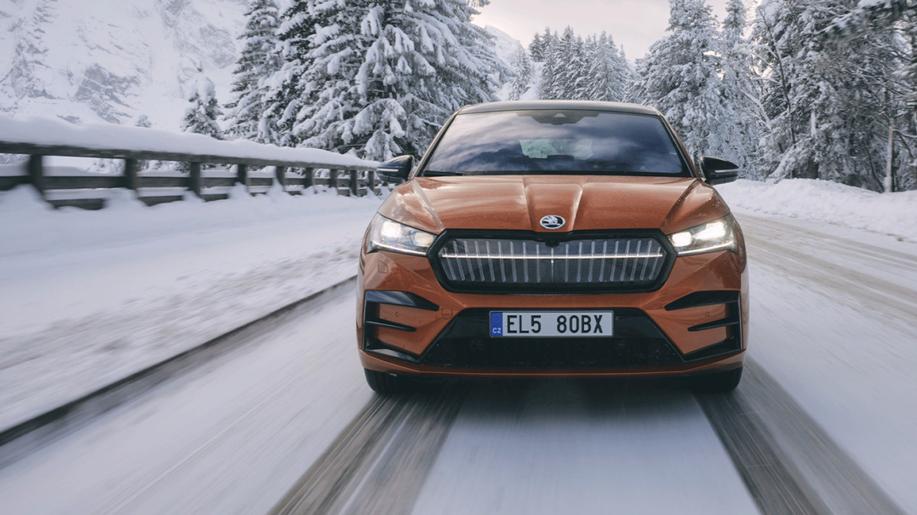 Škoda Enyaq v roce 2024: Vyšší výkon pohonného ústrojí, kratší nabíjecí časy a ještě delší dojezd