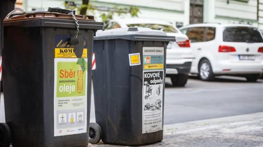 Odpadová firma začala po Liberci rozmisťovat nádoby na sběr jedlých tuků a olejů