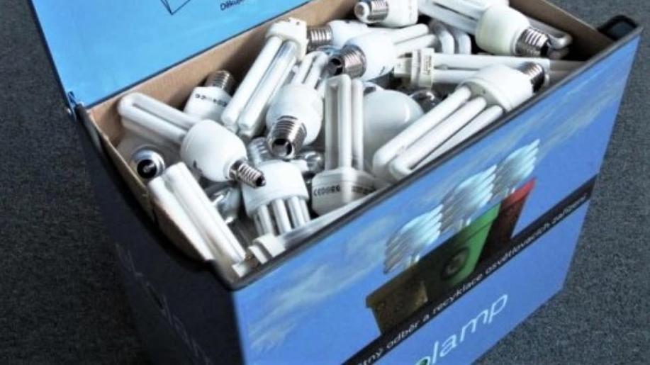 Češi odevzdali k recyklaci 576 tun světelných zdrojů, zachránili tak před znečištěním lipenskou přehradu či 51 Brněnských přehrad